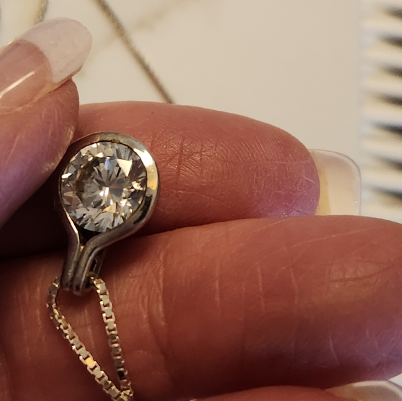 925 sterling silver bezel set pendant with box chain - Picture 10 of 14